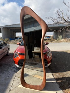 Miroir sur pied en bois irrégulier de designer, miroir sculptural moderne, idéal pour la décoration intérieure et les espaces de vie, provenant d'Inde - Product Image 6