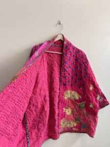 Veste kimono courte matelassée Kantha faite à la main pour femmes, style bohème - Product Image 5