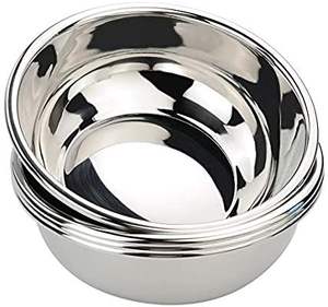 Cuenco de metal de inspiración vintage para decoración del hogar con detalles antiguos y un atractivo elegante y atemporal. - Product Image 1