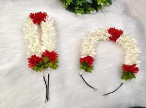 Accesorio para el Cabello con Flores de Jazmín Rojas y Blancas, Tocado Floral de Tela para Bodas, Mehndi, Haldi, Fiestas Nupciales - Product Image 5