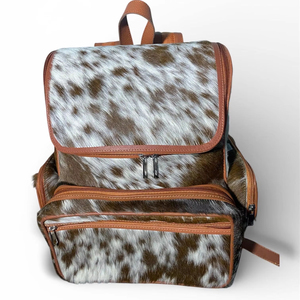 Mochila de Cuero Genuino Hecha a Mano, Estilo Vintage, para Viajes, Portátil, Escuela, Multifuncional, 20-35L, con Cierre y Letra Personalizable, Unisex - Product Image 1