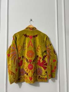 Chaqueta Bomber de Terciopelo Rosa con Bordado Suzani, Estilo Hippie Vintage, Cálida para Invierno, Ecológica, con Estampado Floral y Letras, Regalo - Product Image 3