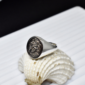 Bague Chevalière Dragon en Argent Sterling 925 Faite à la Main, Oxydée, Sertie de Pierres Mythiques, Bijou Vintage Gothique pour Homme - Product Image 2