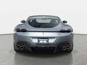 Elegante Auto Coupé ROMA RWD 2022, Motor V-8 de 3.9L, Transmisión Automática, Asientos de Cuero, LISTO PARA CONDUCIR - Product Image 3
