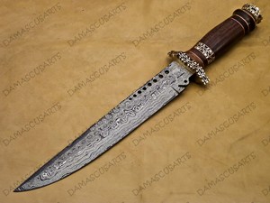 Cuchillo de caza DIY OEM de acero de Damasco con mango de latón y madera, hoja fija dentada, alta durabilidad para exteriores - Product Image 3