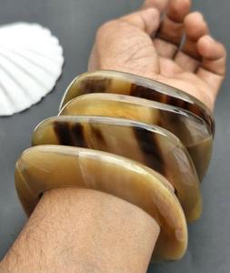 Bracelets en corne de buffle naturelle faits à la main de qualité supérieure, écologiques, pour femmes et filles, forme personnalisée, Marco Enterprises Uttar Gift - Product Image 4