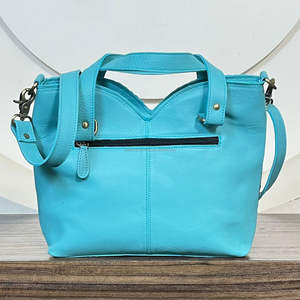 Sac fourre-tout pour femme en cuir Hairon fait main, motif cœur tendance avec clous métalliques, sac à bandoulière haut de gamme pour boutique - Collection March Expo - Product Image 6