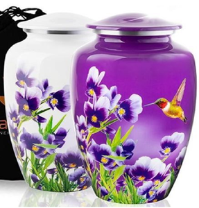 Belle urne florale violette avec colibris. Un hommage plein de grâce à une vie exceptionnelle. Disponible aux prix de gros. - Product Image 1