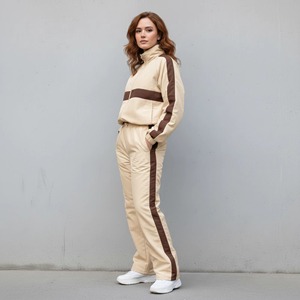 Conjunto Deportivo de Alta Calidad con Capucha y Mangas Largas, Personalizado con Logotipo, en Poliéster/Algodón, para Mujer, Tallas Grandes, con Pantalones - Product Image 2