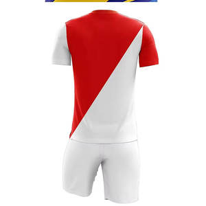 Último Precio, Uniforme de Fútbol Sublimado de Fabricante Pakistaní, 100% Poliéster, Material Suave - Product Image 2