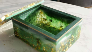 กล่องใส่กระดาษทิชชูเรซิ่น กล่องใส่กระดาษทิชชูเรซิ่นขัดเงาอย่างหรูหรา สำหรับตกแต่งบ้านและสำนักงานอย่างมีสไตล์ - Product Image 2