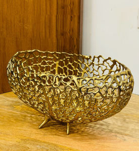 Tazón de servir único de aluminio fundido para la colección de vajilla de diseño que agrega un estilo distintivo a la presentación de la comida. - Product Image 5