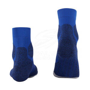 Chaussettes de sport hautement élastiques conçues pour l'entraînement en salle de sport, la course à pied et un confort amélioré lors de la tenue prolongée. - Product Image 2