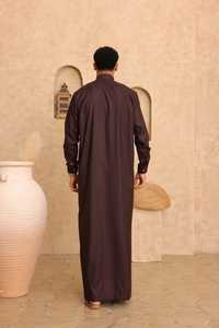 Abaya d'hiver respirante et légère pour hommes musulmans, grande taille, 100 % polyester, style vintage, longueur au sol, manches longues, simple et uni - Product Image 6