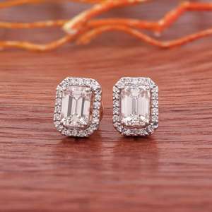 Pendientes de Oro de 14 Quilates con Diamantes Cultivados en Laboratorio con Corte Esmeralda, Pendientes de Diamantes Rectangulares de Lujo para Mujer, Joyería Fina de Oro - Product Image 4