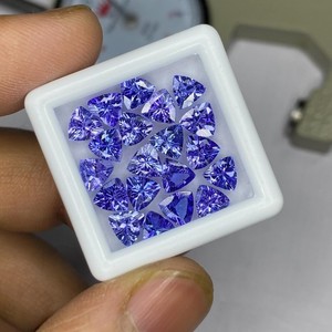 Venta al por mayor de Tanzanita Azul Natural de 4mm con Corte Trillón, Gema Suelta Facetada Certificada, Gemas de Tanzanita Azul para Joyería DIY - Product Image 5