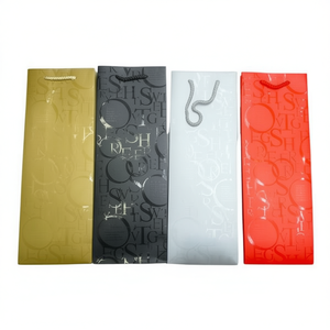 Bolsa de Papel de Regalo de Lujo de 12.8*36*8.4CM con Papel Metalizado al Vacío, Diseño en Relieve y Reciclable - Product Image 1