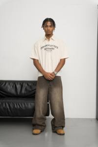 Camiseta de manga corta estilo boxy OEM ODM de gran venta para hombre y mujer, con estampado y bordado personalizados, hecha en Vietnam. - Product Image 3