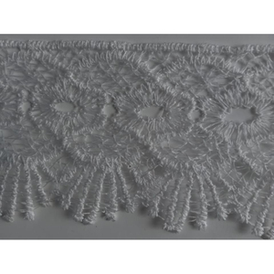 Bordure en dentelle française élégante avec motif circulaire et bord festonné de 1 7/8 pouce de large pour la confection de robes - Product Image 5