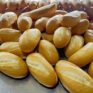 Bandeja de horno comercial antiadherente de aleación de aluminio para pan y repostería, para uso en panaderías, fábricas y equipos de producción de alimentos. - Product Image 6