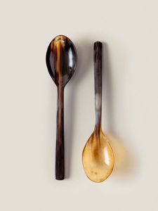 Ensemble de 2 cuillères et fourchettes à salade en corne de buffle faites à la main, matériau naturel, écologiques, lavables au lave-vaisselle, ustensiles de cuisine - Product Image 2