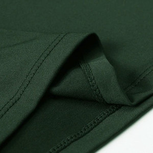 เสื้อแรชการ์ดแขนยาวสำหรับผู้ชาย สีเขียวเข้ม แห้งเร็ว ผลิตจากโพลีเอสเตอร์/ไนลอน 240 กรัม เสื้อกีฬา ไซส์ผู้ใหญ่ M - Product Image 6