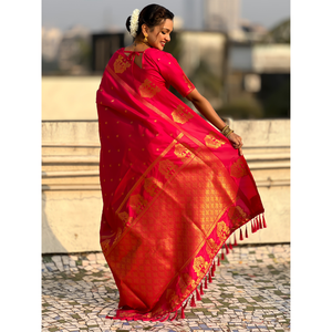 Elite Weaves Pink Soft <b>Silk</b> Traditional Zari Woven Saree Elegant Scarf and <b>Shawl</b> 600g - Product Image 4