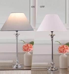 Lámpara de Mesa Cromada Tradicional con Pantalla de Tela Blanca Estilo Empire, E27 LED, Luz Cálida Suave para Dormitorio, Uso Decorativo - Product Image 3