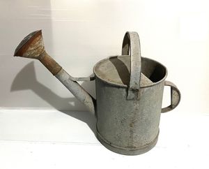 Arrosoir en métal durable avec long bec pour une arrosage précis des plantes, intérieur/extérieur, revêtement résistant à la rouille - Product Image 5