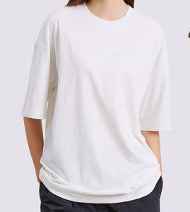 Wholesale Women's Vintage Eco-Friendly Loose Fit Polyester T-Shirts with Custom Logo Print - Product Image 6