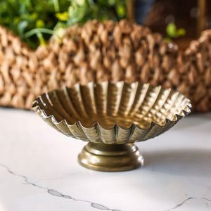 Bol de service en laiton de designer, conçu pour les besoins de service en cuisine haut de gamme et pour des accents décoratifs magnifiques sur la table - Product Image 4