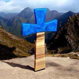 Cruz de Resina de Madera Natural para Oración y Devoción, Producto de Alfombra de Oración - Product Image 5