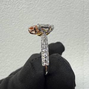 Bague en diamant synthétique rond brillant couleur E captivant, plaqué argent 925, pour femme, certifié IGI, 3,50 g, largeur 1,5, bijoux de luxe - Product Image 3