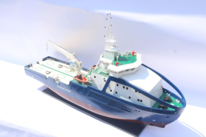 ZODIAK II Modèle de remorqueur en bois fabriqué à la main Décor maritime classique et cadeau nautique - Product Image 5