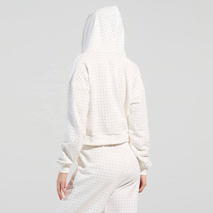 ชุดวอร์มผู้หญิงแบบมีฮู้ดประดับเพชรและกางเกงขายาวทรงบานผ้าฟลีซหนานุ่ม - Product Image 3