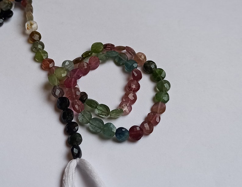 เช่นเดียวกับรูปภาพ