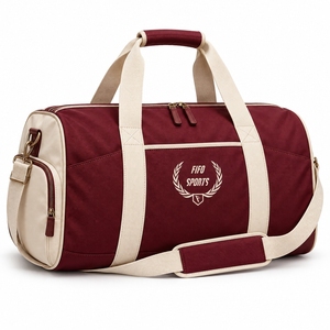 Sac de voyage compact avec construction robuste, poignées de transport faciles à utiliser et sac de sport adapté aux courts séjours et au fitness - Product Image 1