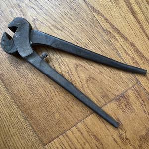 Premium Quality Farrier Tong Nail <b>Pullers</b> Equine Hoof Maintenance Use Tool Stainless Steel Made Midweight Nails <b>Puller</b> - Product Image 2