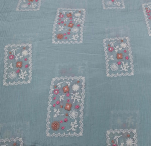 Tela de encaje floral de malla de georgette de calidad exportación con bordado maltado premium para vestidos de novia y prendas de ocasión. - Product Image 6