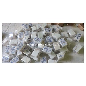 Boîte à bijoux en marbre 4x3 faite à la main avec incrustation de nacre bleue pour bagues, logo personnalisé et emballage cadeau - Product Image 4