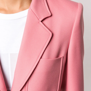 En stock – Blazer rose personnalisé pour femme, coupe ajustée, manches longues, bouton unique, poches, printemps/été, pour le bureau (OEM/ODM) - Product Image 6