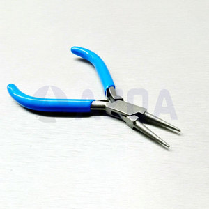 Pince à bec rond en acier inoxydable de 5,5 pouces avec poignée en PVC bleu pour la fabrication de bijoux et le piercing corporel - Product Image 6