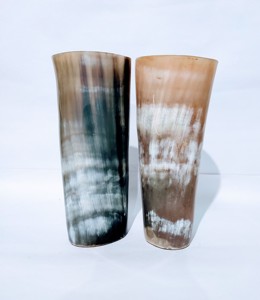 Vase en corne de buffle fait main, forme irrégulière, sculpté, artisanat naturel, décoration d'intérieur par Curio Craft - Product Image 4