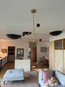 Lustre Sputnik de luxe de style Mid-Century, en laiton, 3 lumières, hauteur réglable, plafonnier LED, abat-jour noirs modernes - Product Image 6