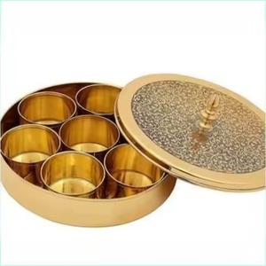 Caja de Especias Metálica Clásica con Tapa Decorativa, Organizador de Almacenamiento de Masala para Cocina, Contenedor para Hierbas y Condimentos - Product Image 3