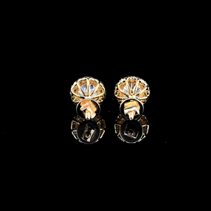 Boucles d'oreilles clous en or massif 9K plaqué or 14K avec diamants taille ronde halo, fixation à vis et griffes, pour mariage, fête ou cadeau - Product Image 2