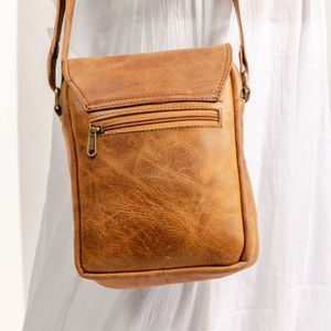 Top Selling High Quality Trendy Women Genuine Leather Crossbody Shoulder Purse Premium Casual Fashionable <b>Sling</b> <b>Bag</b> - Product Image 4
