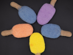 Popsicles de Fieltro Coloridos Hechos a Mano de 10 cm, Juguete de Comida de Imitación, Decoración de Verano, Comercio Justo, Venta al Por Mayor - Product Image 4
