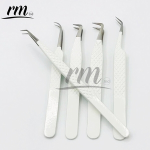 Pince à épiler pour extensions de cils RMI, couleur poudre blanche et pointe argentée, personnalisable avec 5 pointes différentes - Product Image 3
