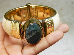 Bracelet en os bohème éco-responsable fait main FAIZA CRAFT pour les occasions festives - Product Image 6